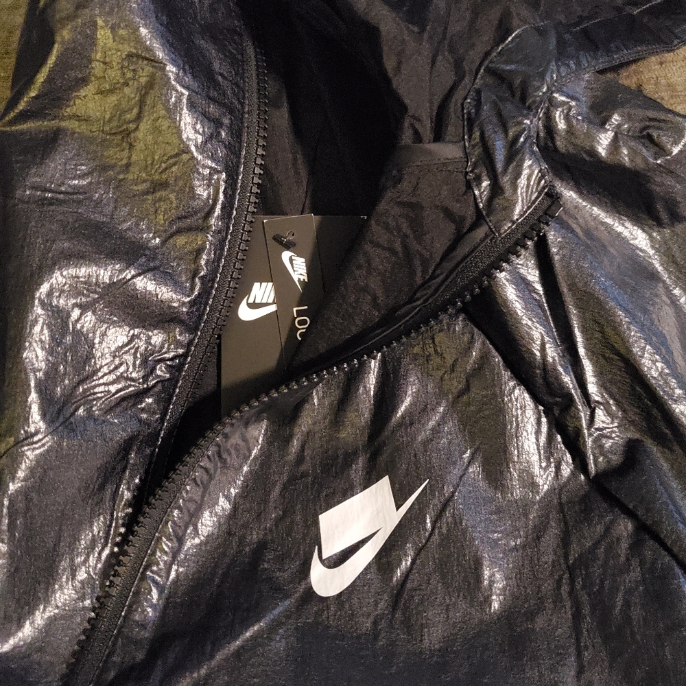 WOMENs NEW  NIKE SPORTSWEAR SLEEK WINDBREAKER